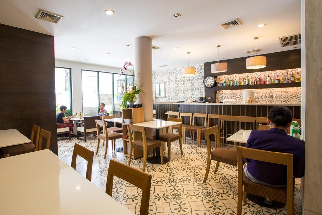 Aphrodite Inn Bangkok Exterior foto